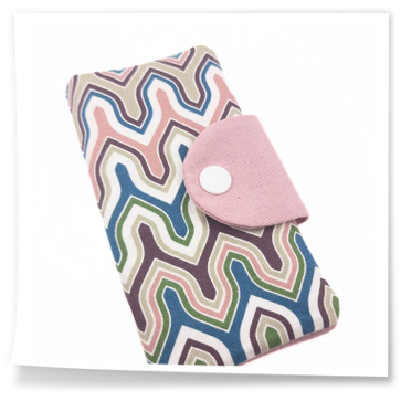 Taschentüchertasche, in rosa und grafischen Muster.