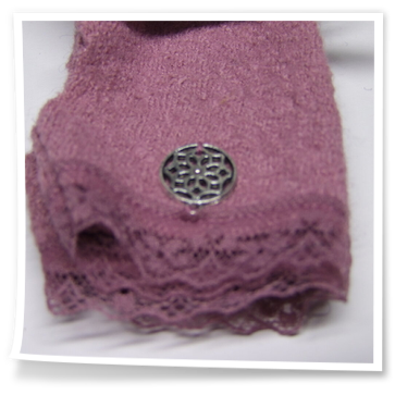 rosa Kinderstulpen mit Spitzenrand