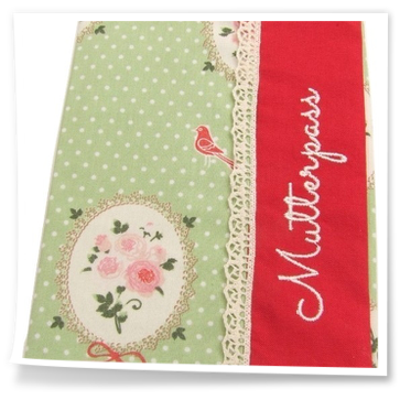 Muterpasshülle mit Rosenmotiv